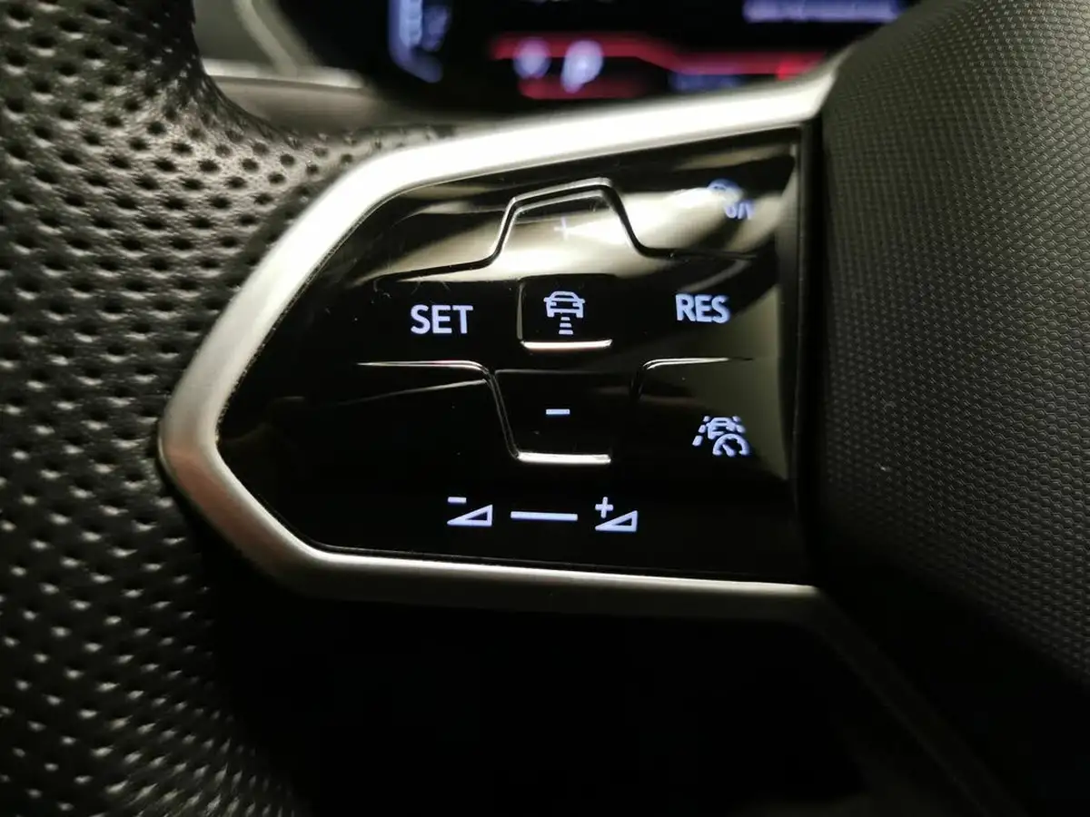 2023-volkswagen-tiguan-15-tsi-r-line-edition-big-27