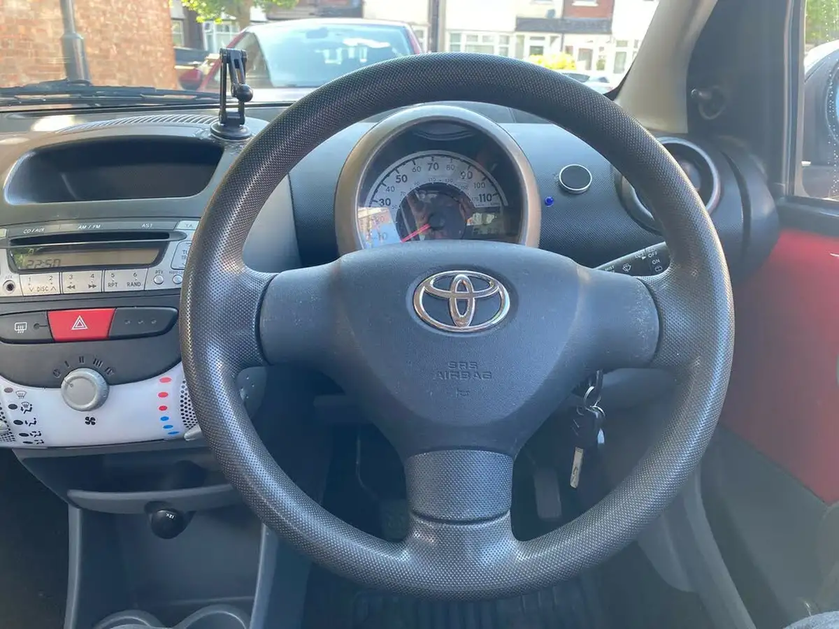 2009-toyota-aygo-10-aygo-3d-big-20