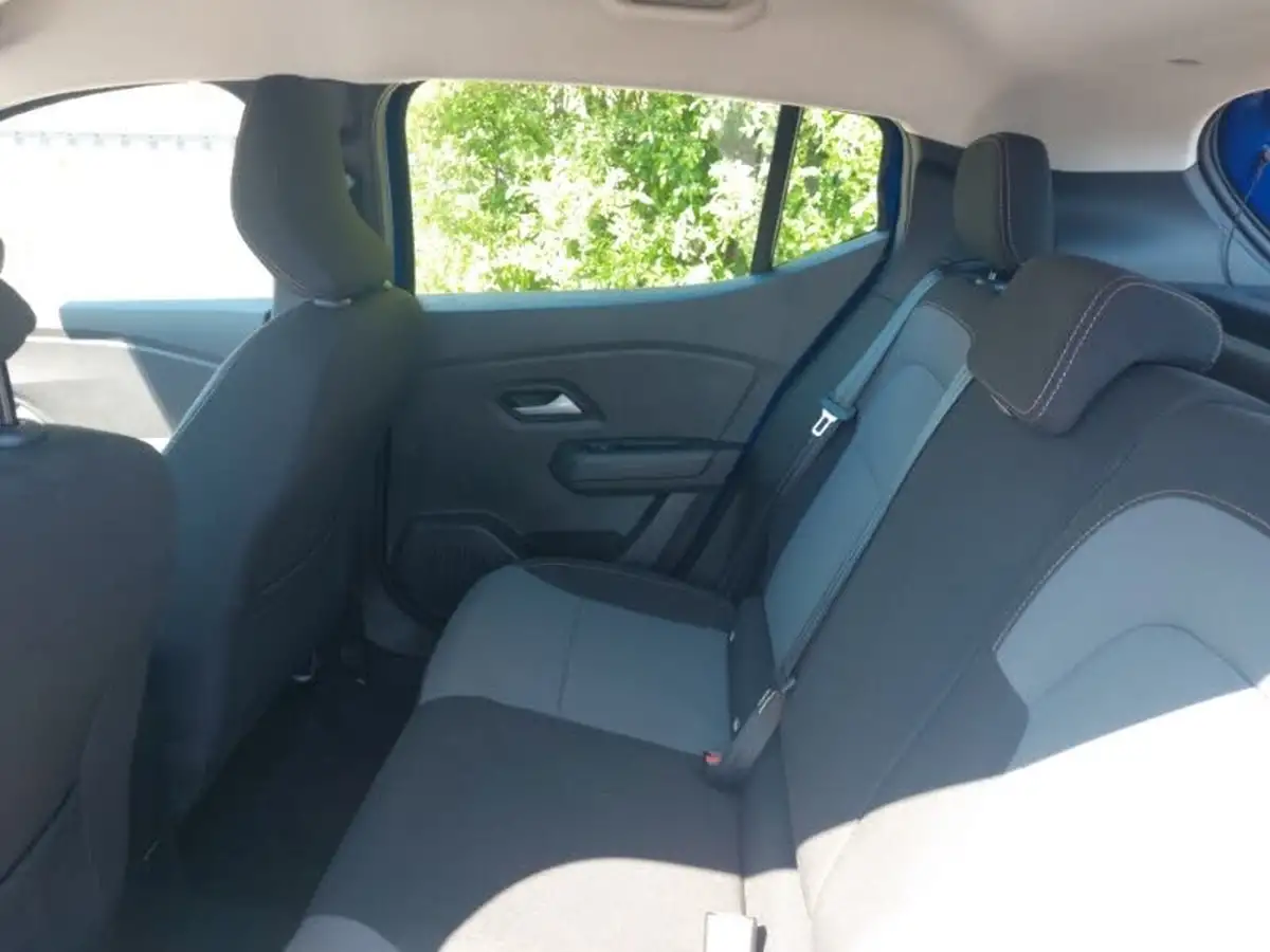 2024-dacia-sandero-stepway-10-tce-extreme-90bhp-big-5