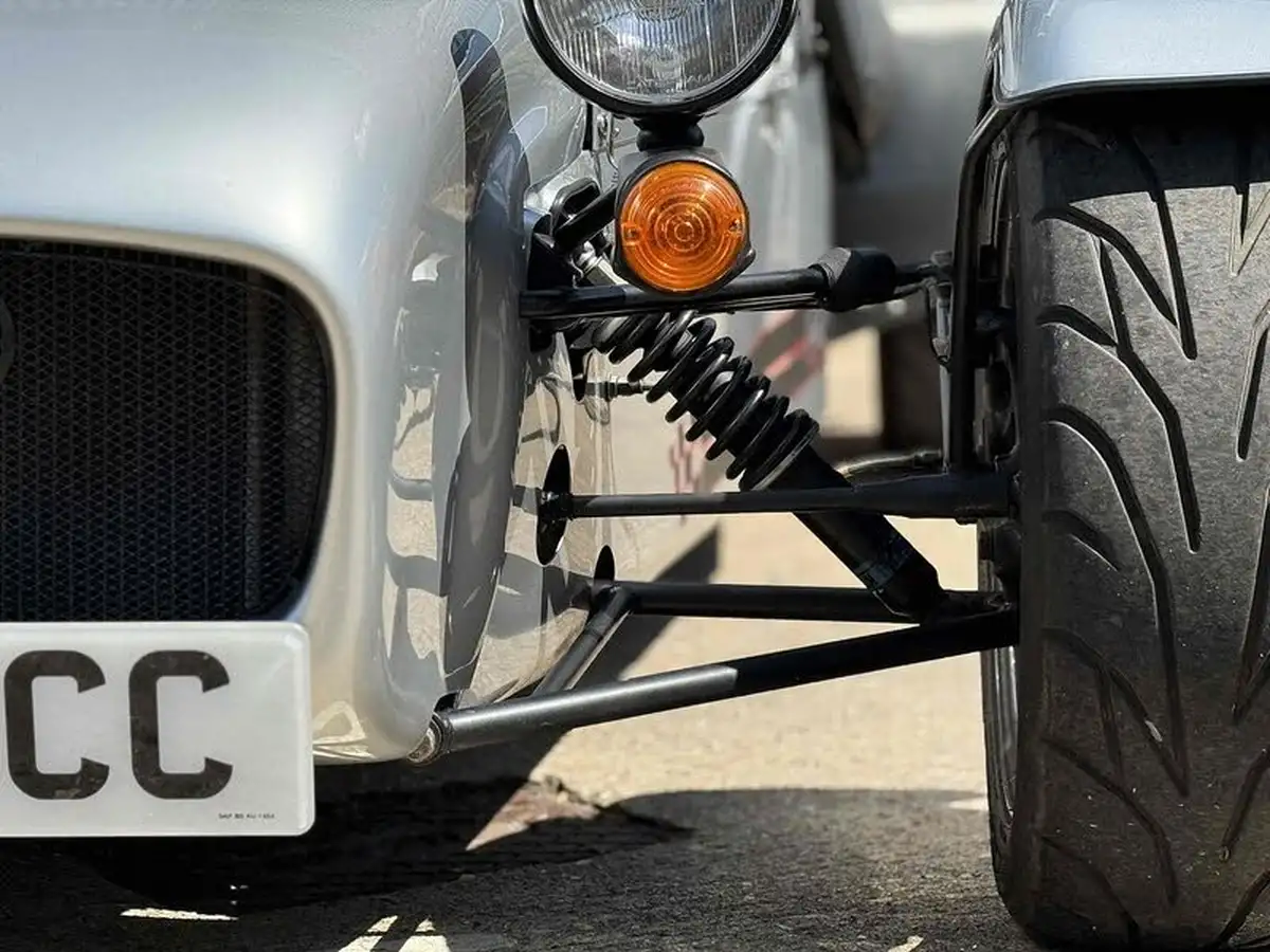 2018-caterham-seven-big-4