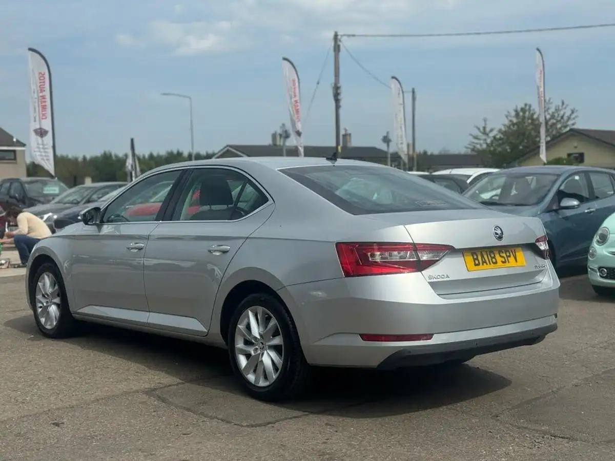 2018-skoda-superb-20tdi-scr-se-hatchback-dsg-big-4