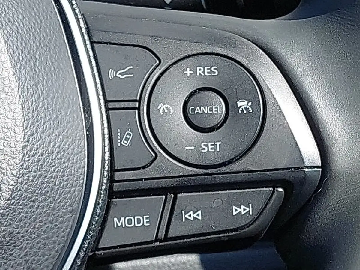 2019-toyota-corolla-20-vvt-i-design-trk-hatchback-big-14