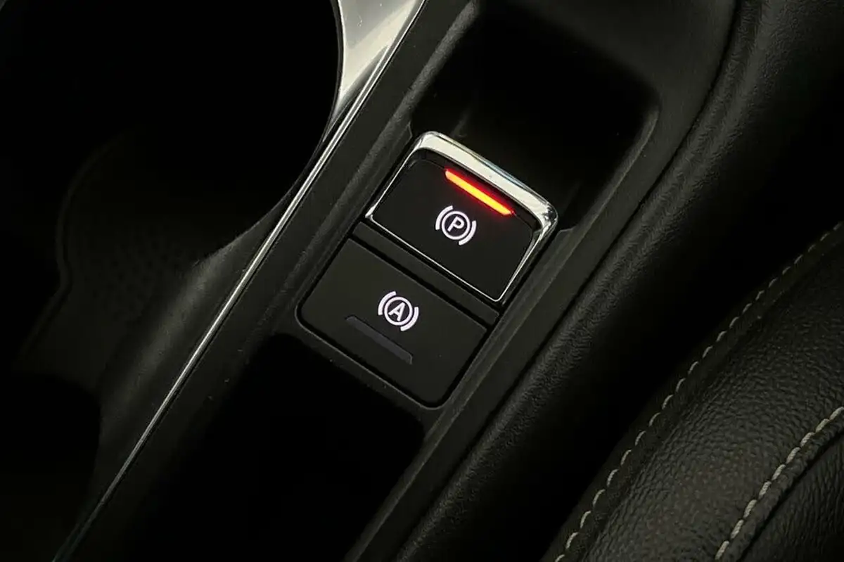 2022-mg-mg5-e-exclusive-ev-long-range-big-38