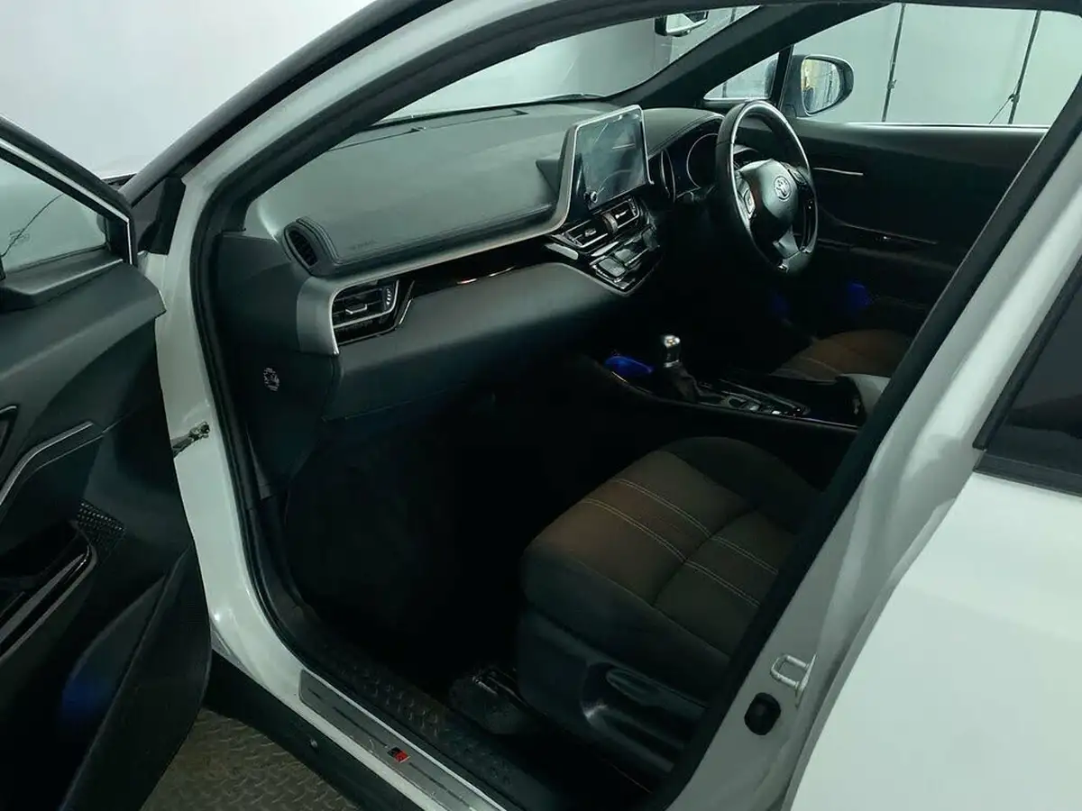 2022-toyota-c-hr-18-vvt-i-gr-sport-big-16
