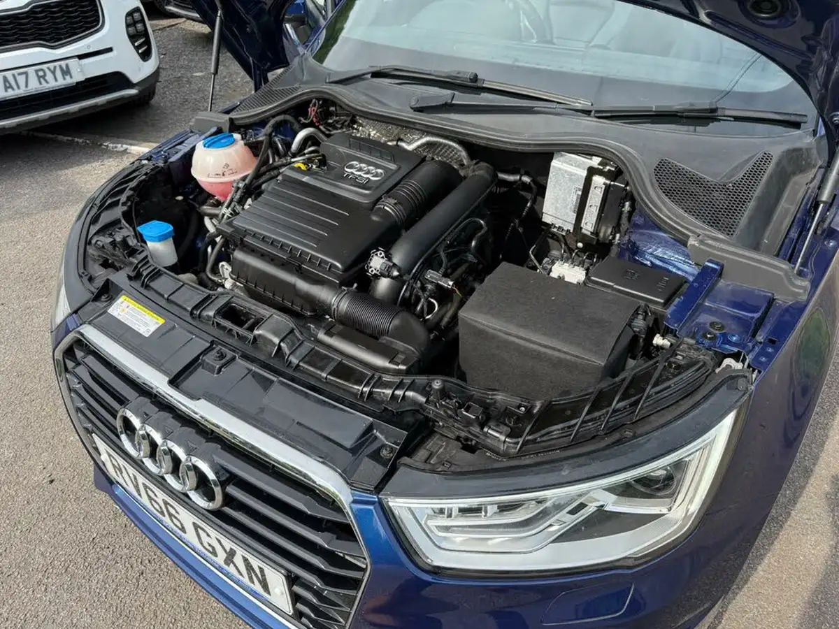 2016-audi-a1-14-tfsi-s-line-125ps-hatchback-3d-big-9