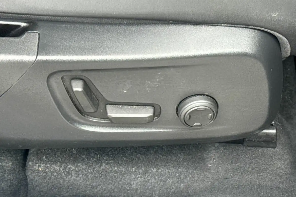 2022-volvo-c40-e-twin-recharge-pro-big-30