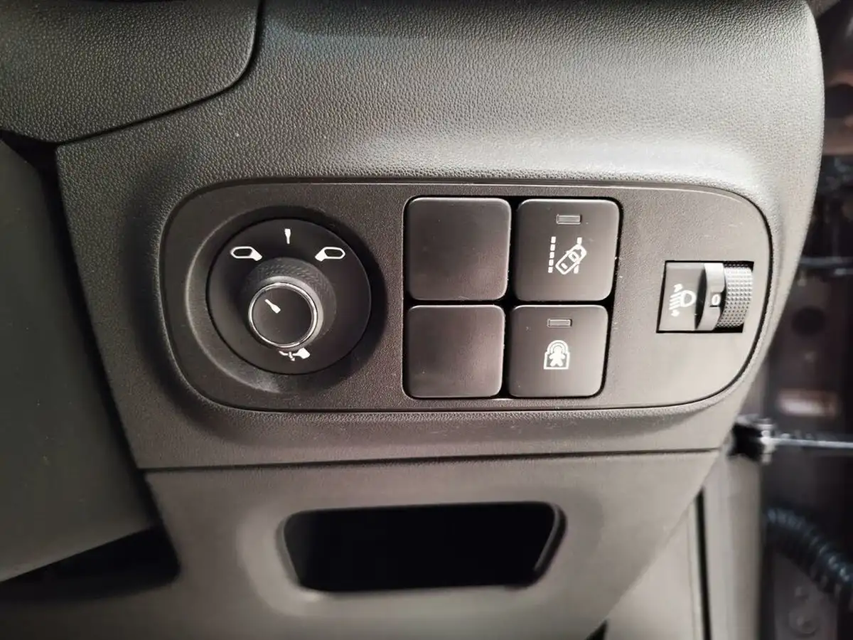 2019-citroen-c3-12-puretech-flair-82ps-ss-big-16