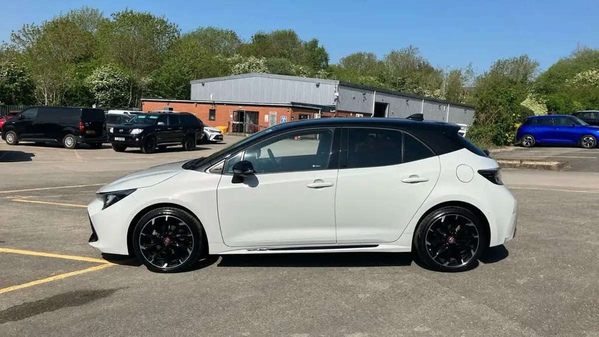 2022-toyota-corolla-18-vvt-i-gr-sport-120bhp-trk-hatchback-big-16