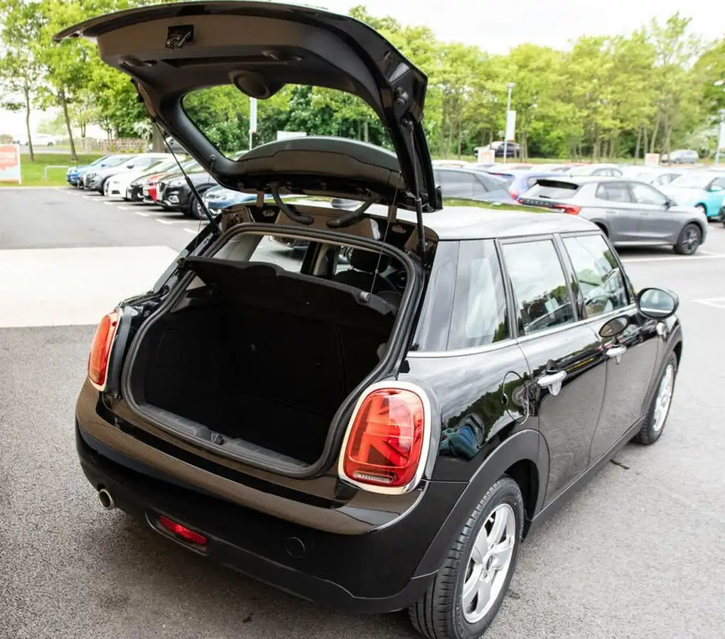 2020-mini-countryman-15-cooper-classic-auto-big-30