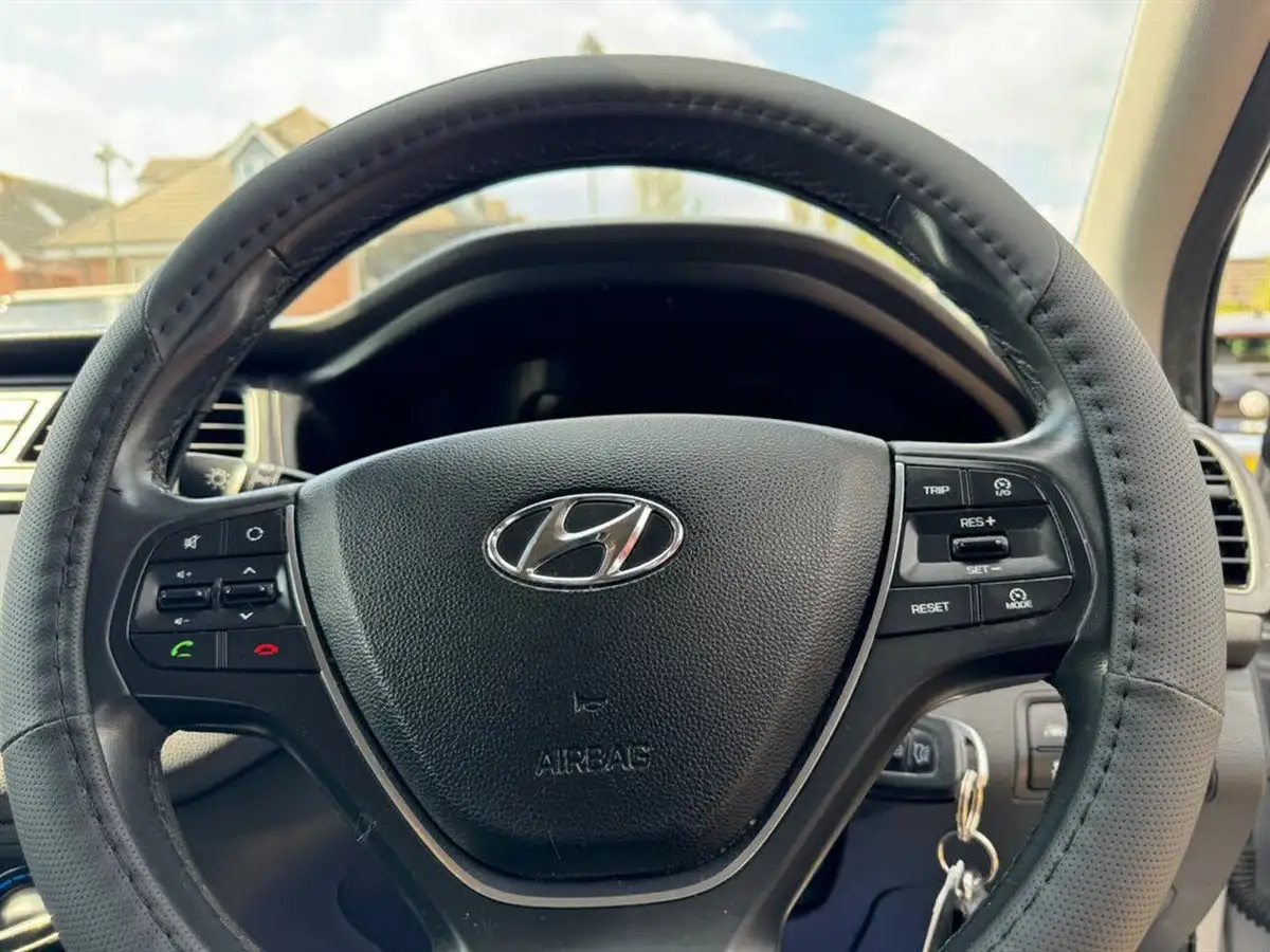 2017-hyundai-i20-10-t-gdi-turbo-edition-big-22