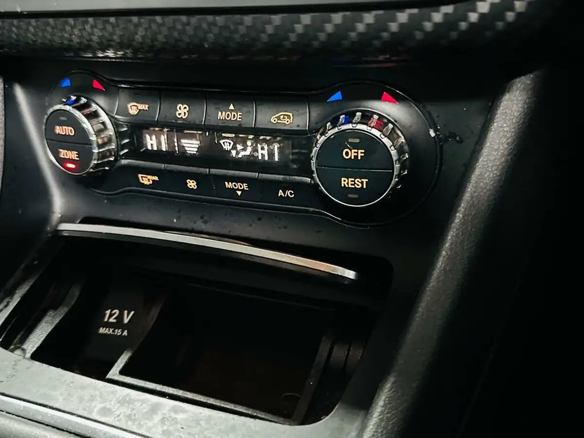 2016-mercedes-benz-a-class-15d-a180d-amg-line-premium-plusss-big-42