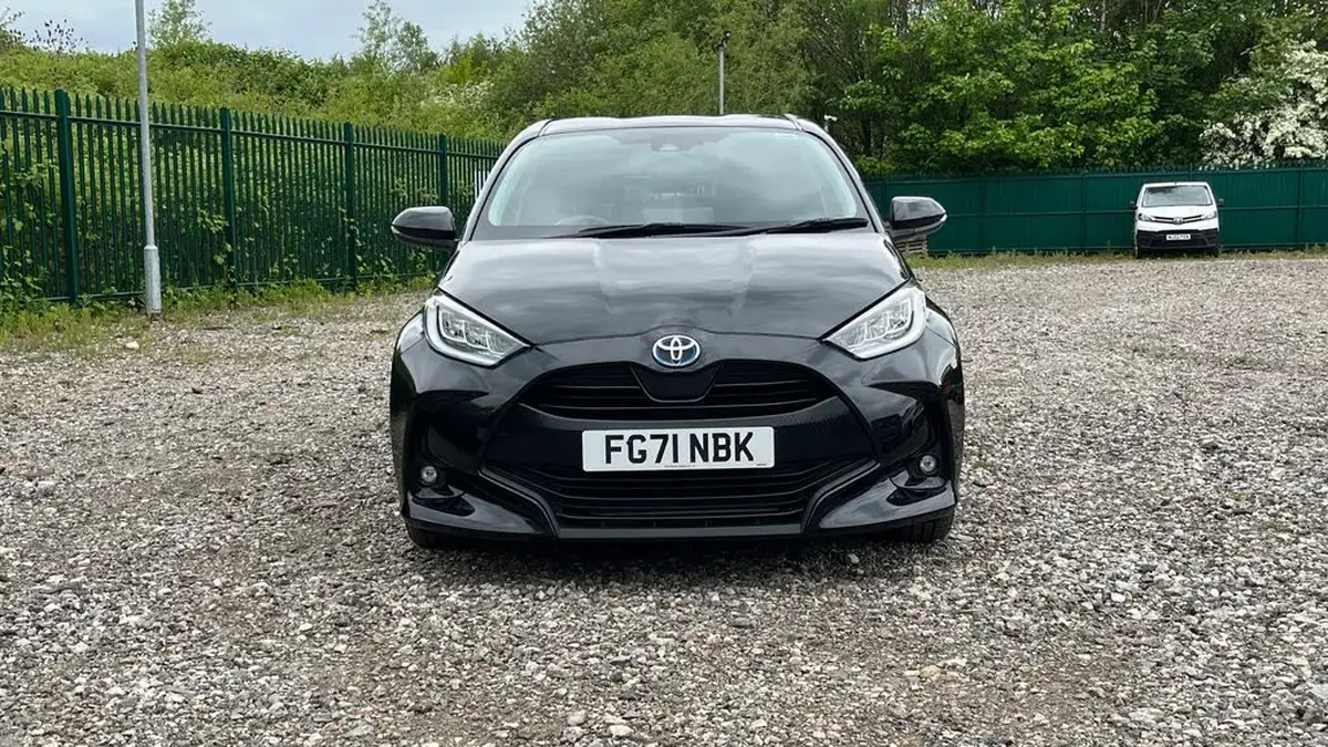 2021-toyota-yaris-15-vvt-i-design-big-14