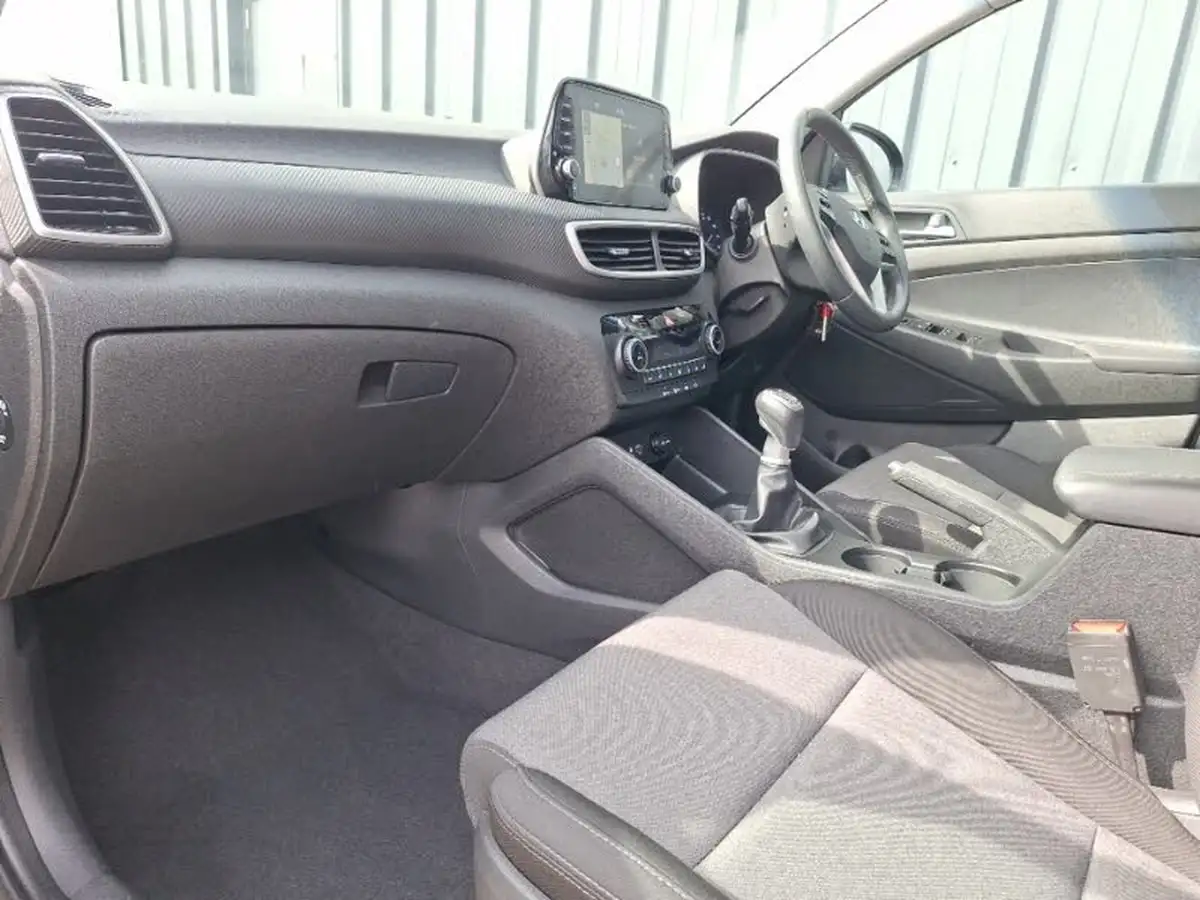 2019-hyundai-tucson-16-gdi-se-nav-big-4