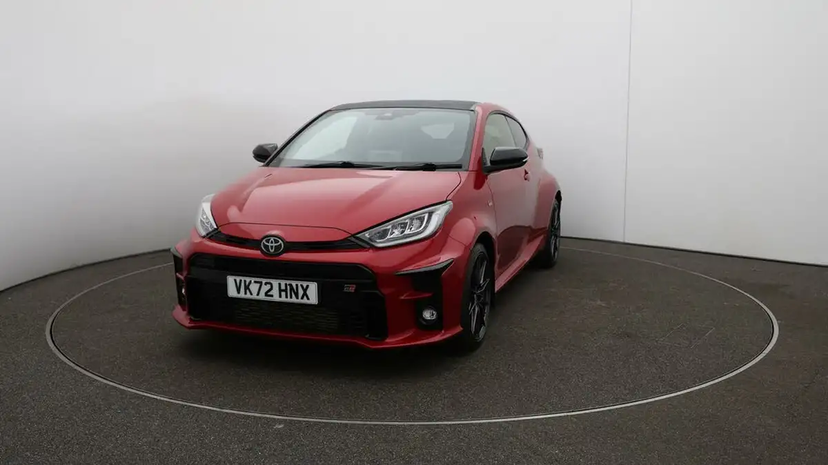 2022-toyota-yaris-16-gr-circuit-pack-big-32