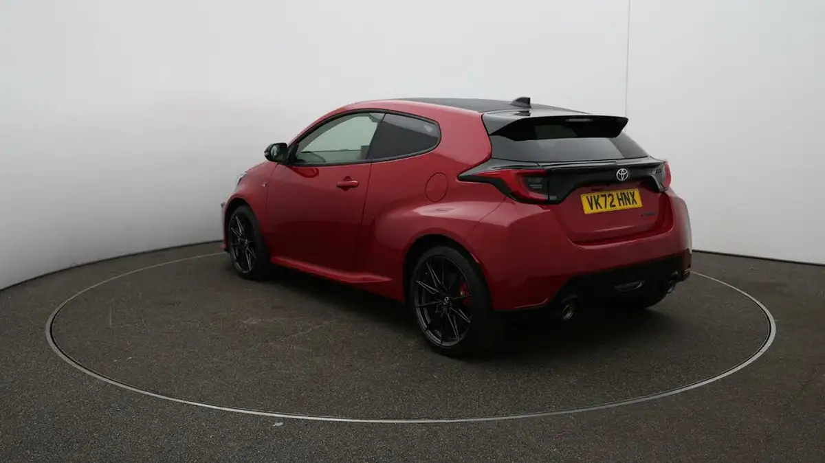 2022-toyota-yaris-16-gr-circuit-pack-big-56