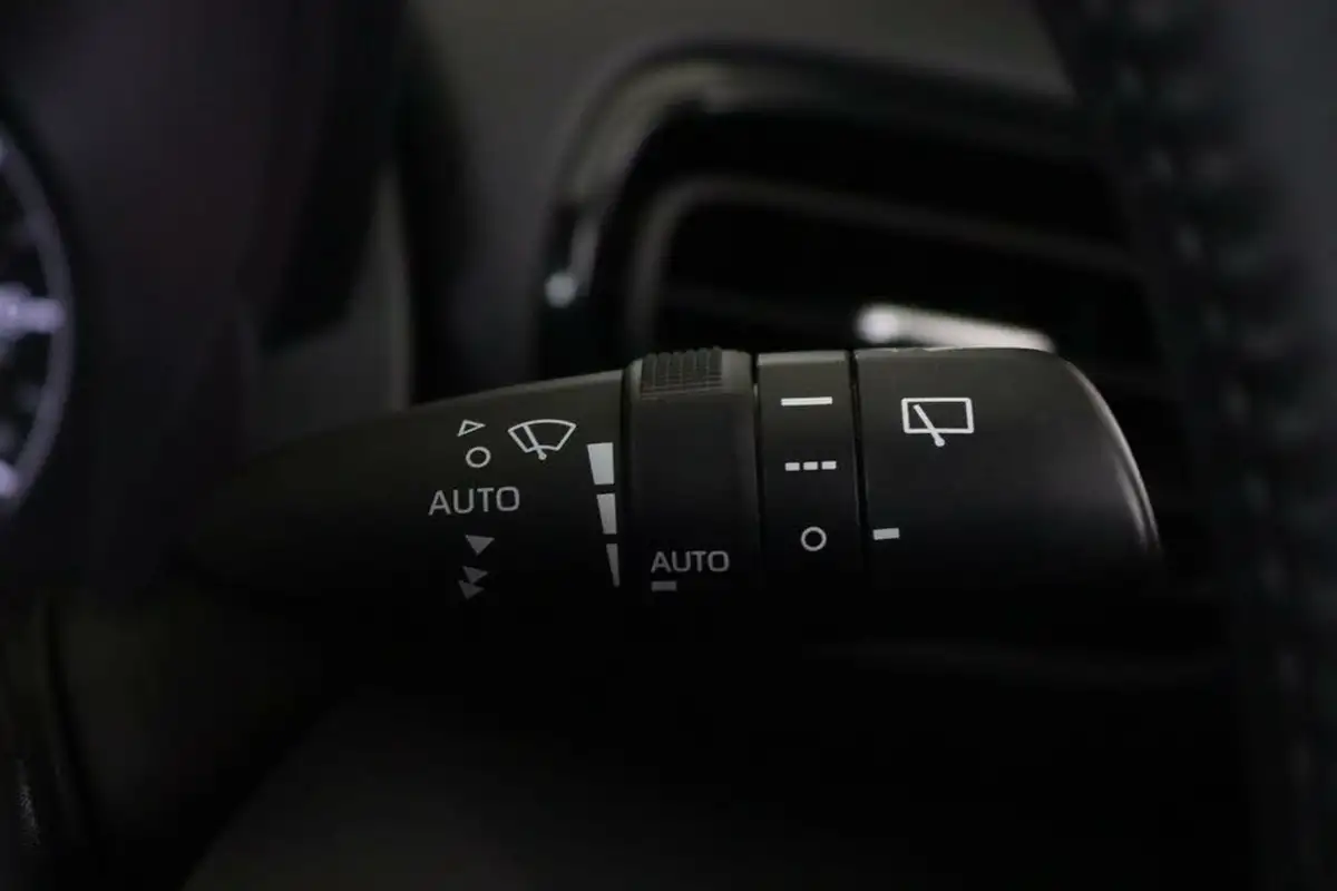 2022-toyota-yaris-15-vvt-i-icon-big-19