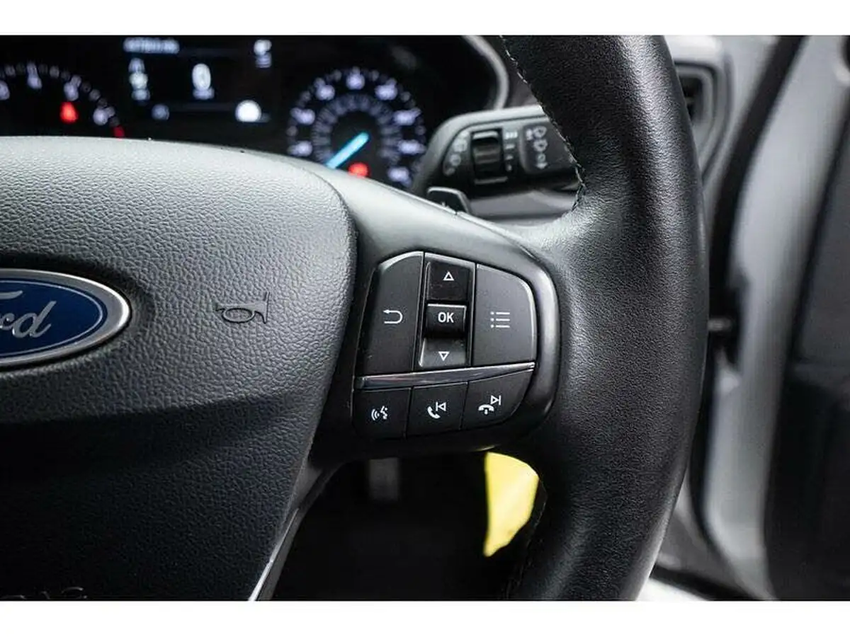 2019-ford-focus-10t-zetec-125ps-ss-hatchback-auto-big-23