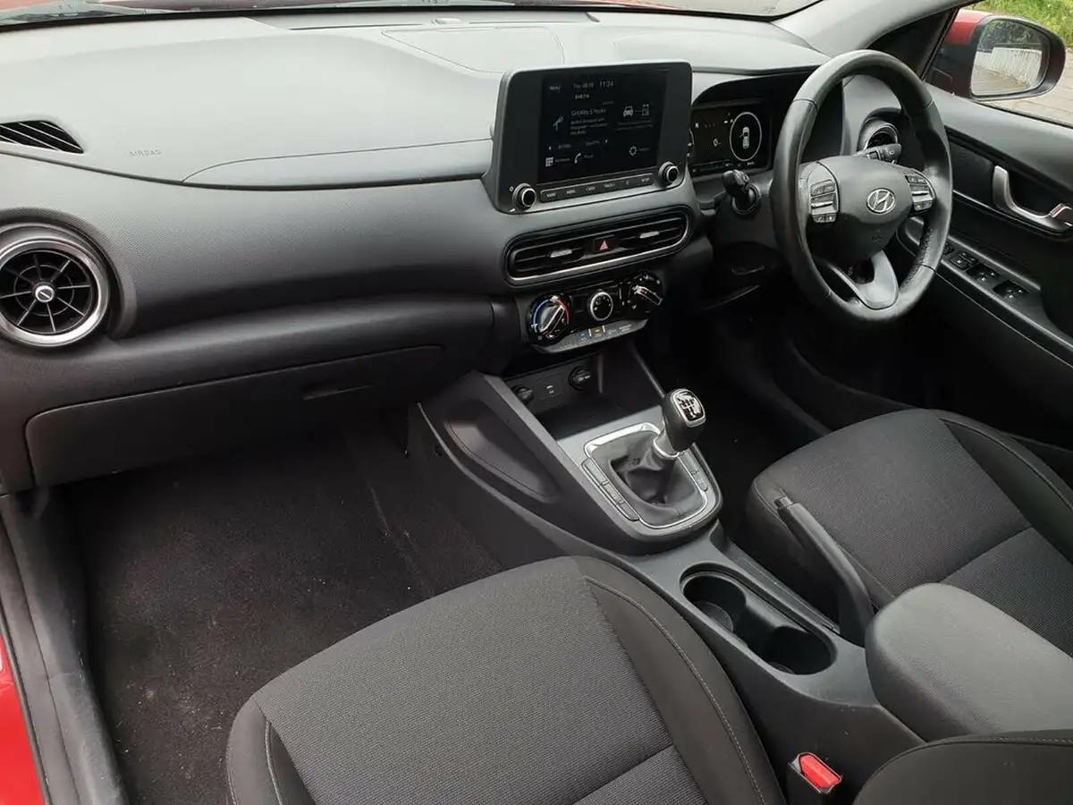 2022-hyundai-kona-10-t-gdi-se-connect-big-6