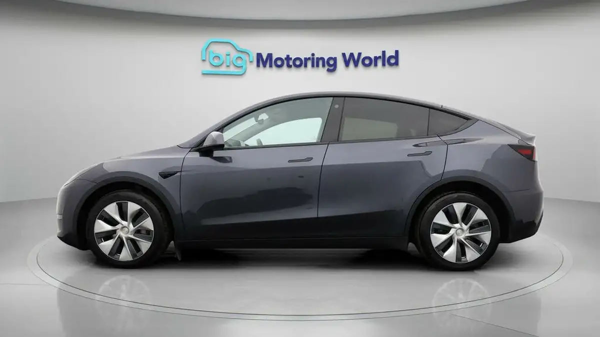 2022-tesla-model-y-e-long-range-big-3