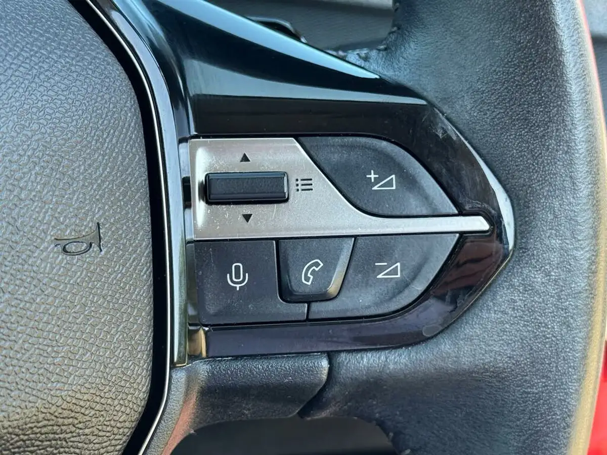 2022-peugeot-308-12-puretech-allure-premium-eat8-big-21