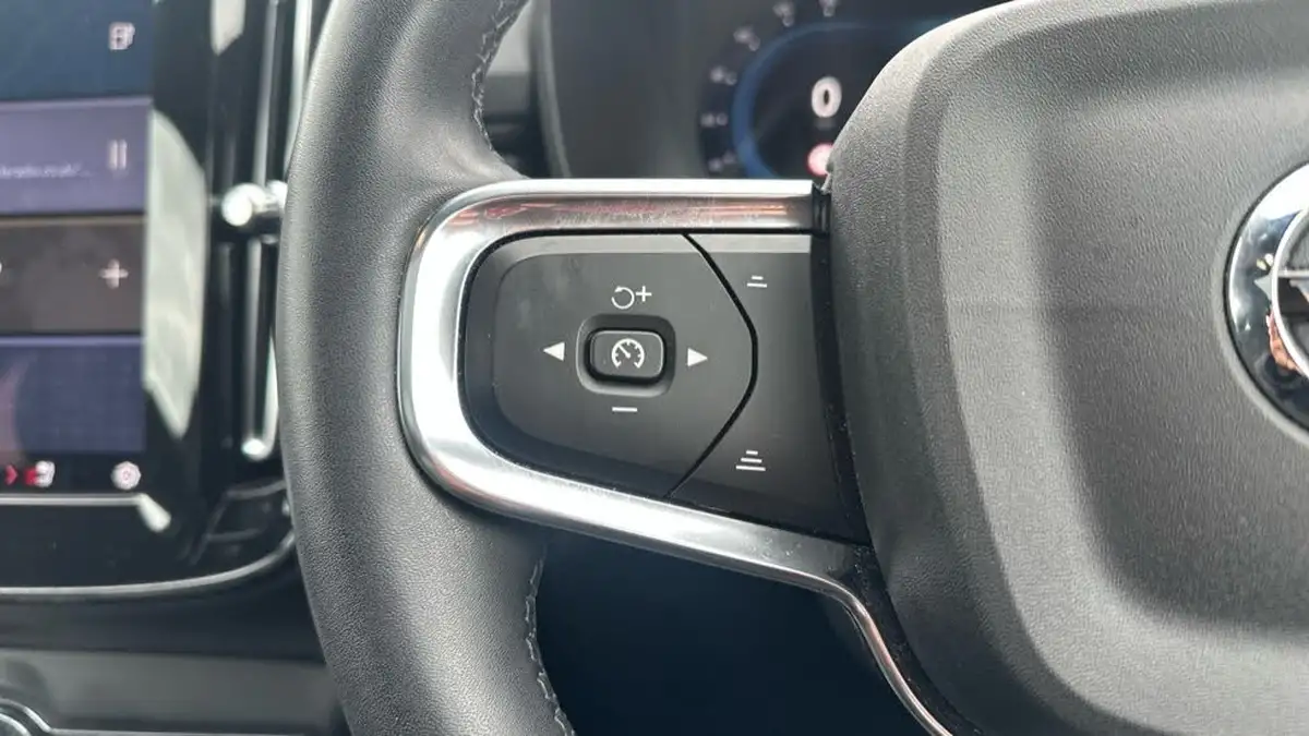 2022-volvo-xc40-e-recharge-pro-big-30