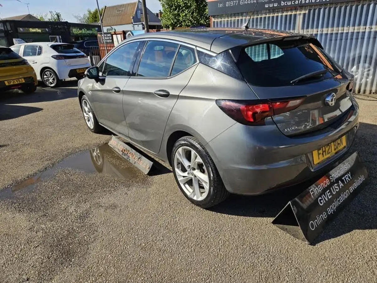 2021-vauxhall-astra-12-turbo-sri-145ps-big-1