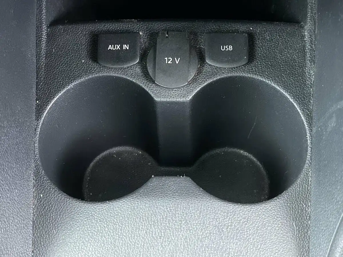 2016-volkswagen-polo-10-match-60ps-5d-big-46
