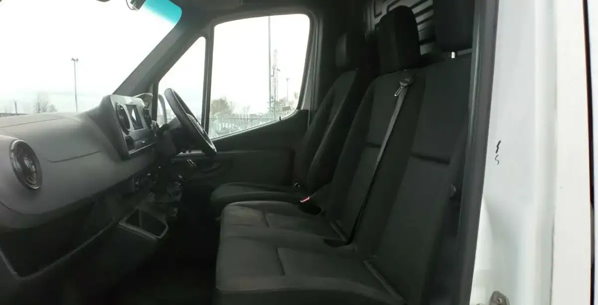 2019-mercedes-benz-sprinter-21cdi-314-l1h1-143pseu6c-panel-van-big-19