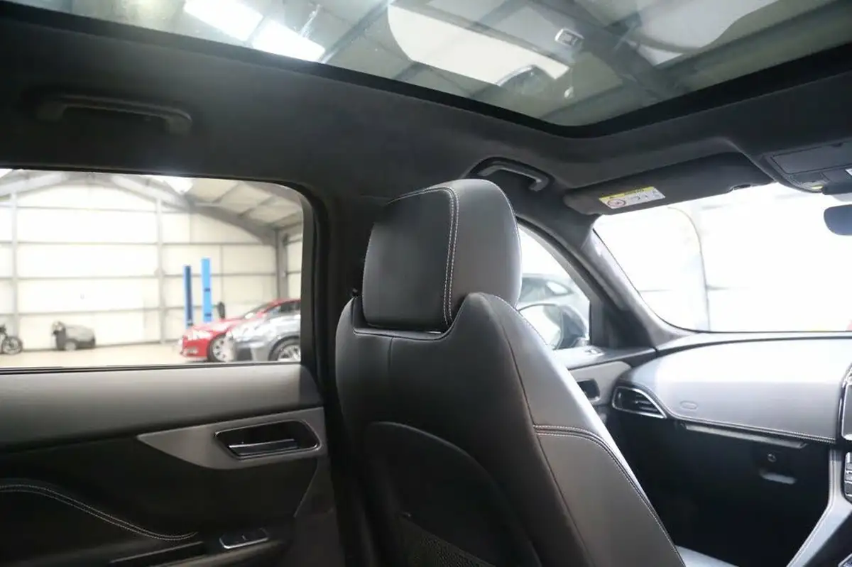 2019-jaguar-f-pace-20-i4d-chequered-flag-180ps-big-40