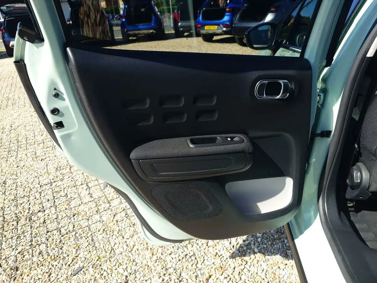 2019-citroen-c3-12-puretech-flair-110ps-ss-big-20