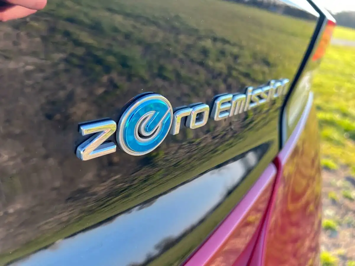 2021-nissan-leaf-e-tekna-big-35