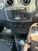 2014-dacia-sandero-stepway-09-laureate-small-16