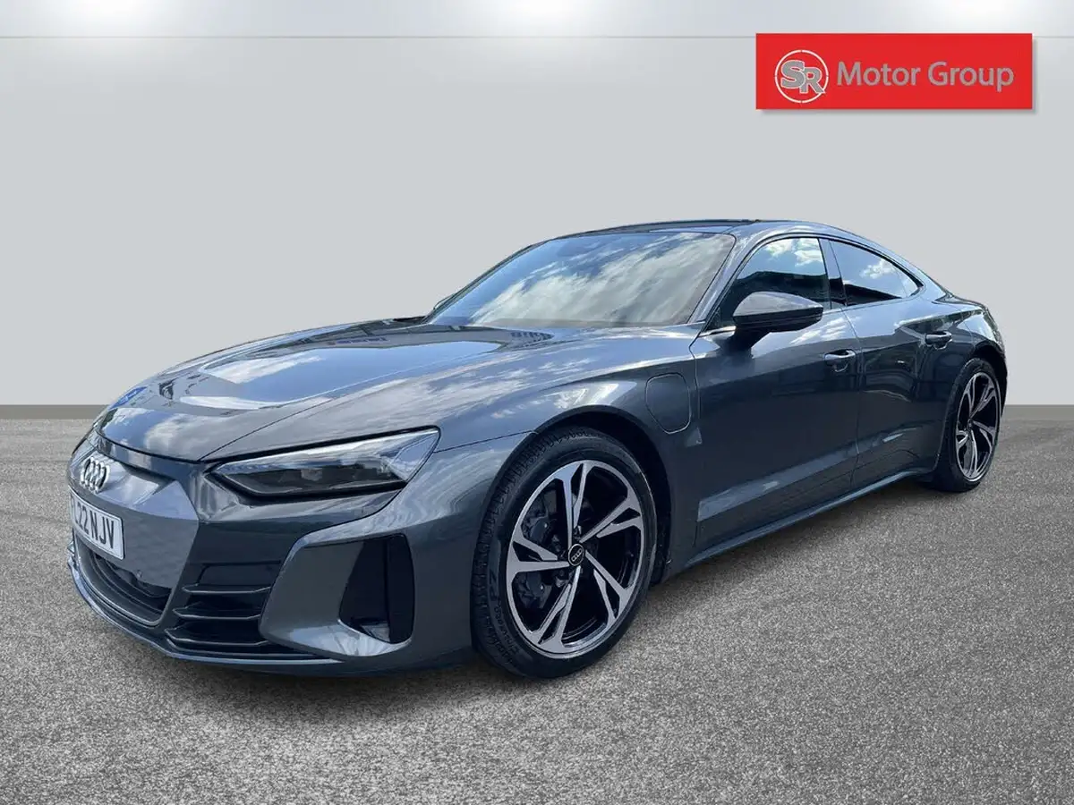 2022-audi-e-tron-gt-e-big-13