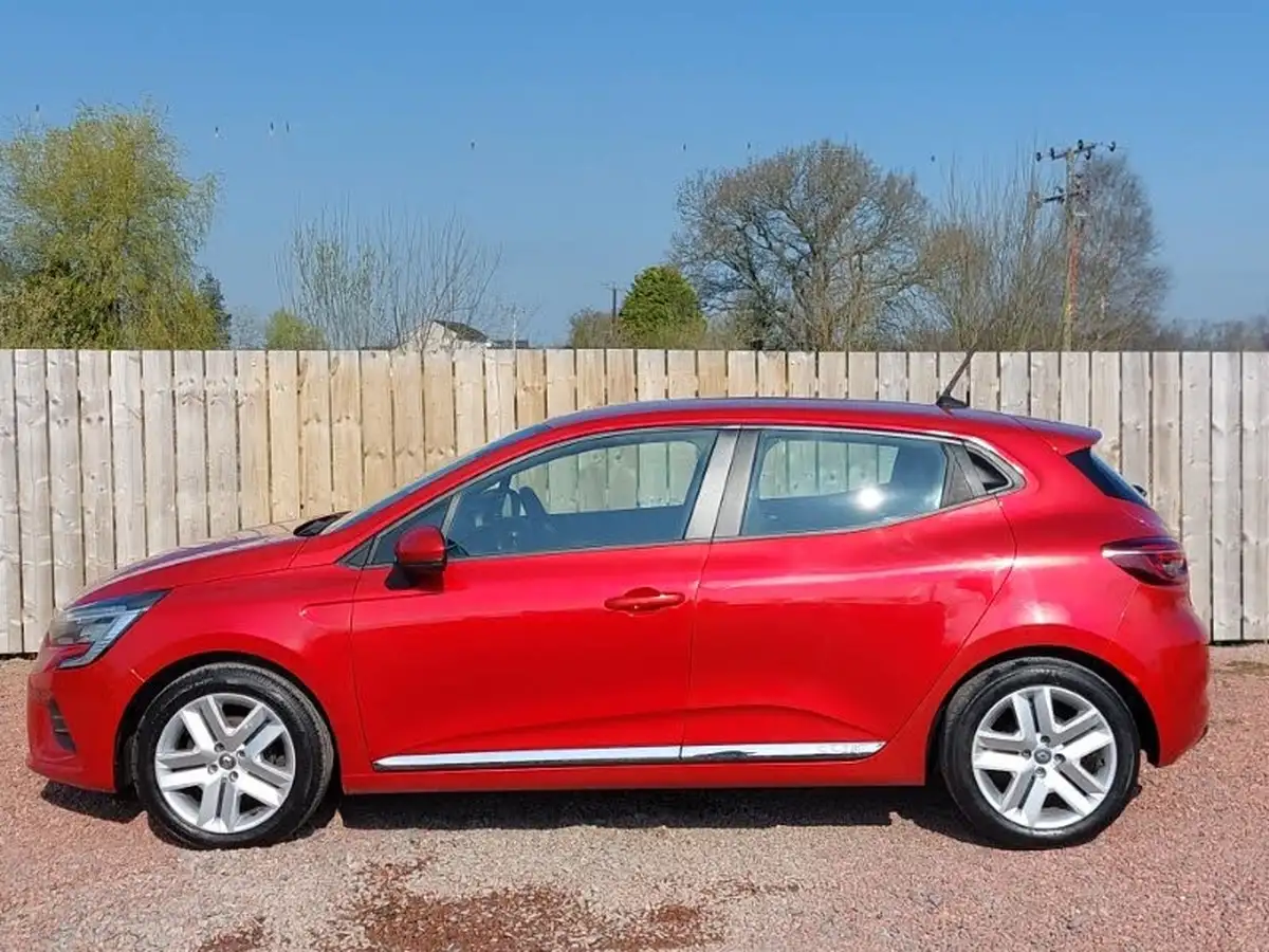 2021-renault-clio-10-sce-play-75bhp-big-3