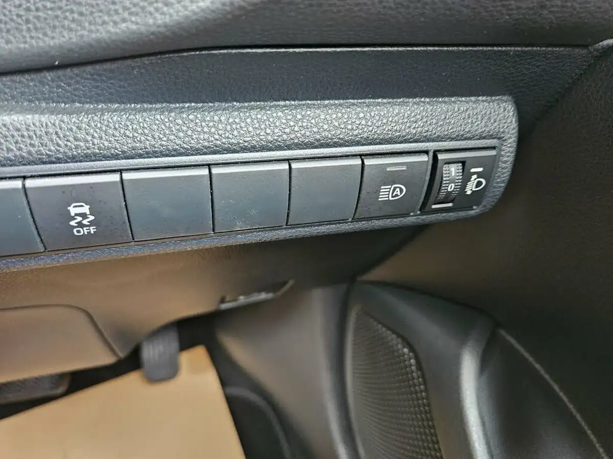 2020-toyota-corolla-18-vvt-i-icon-spare-wheel-hatchback-5d-big-16
