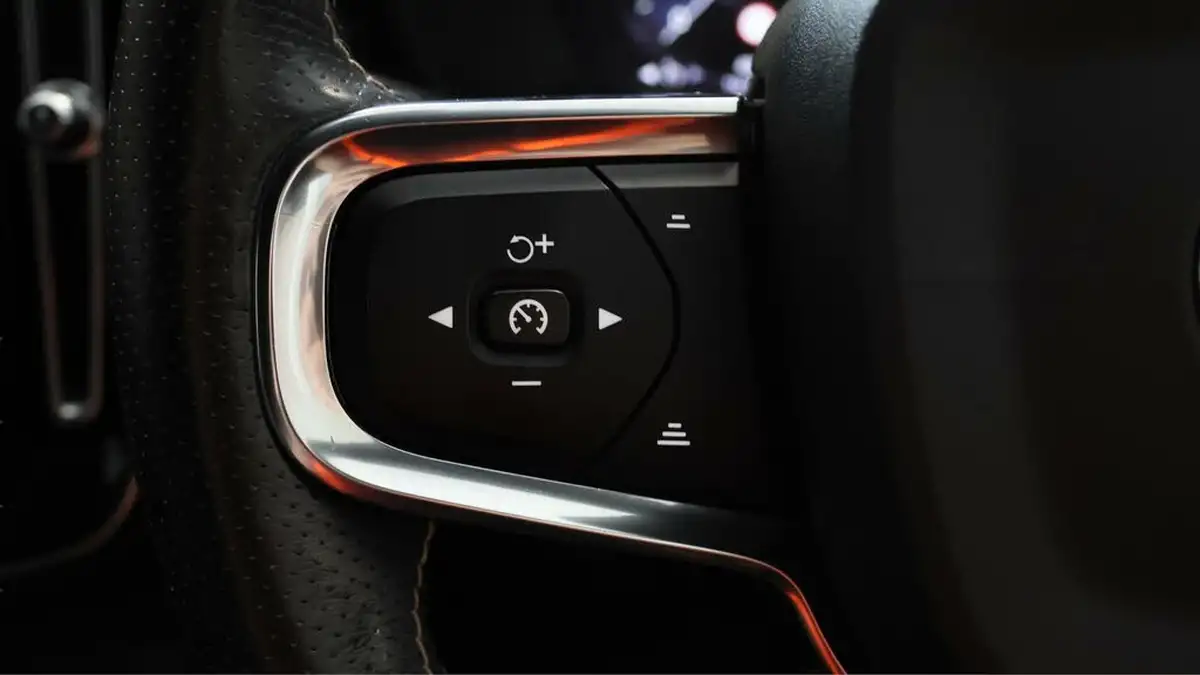 2020-volvo-xc40-15-t5-r-design-plug-in-hybrid-big-22