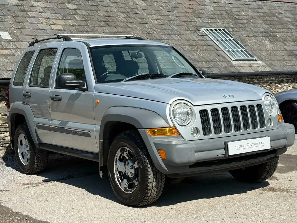 2005-jeep-cherokee-24-sport-big-6