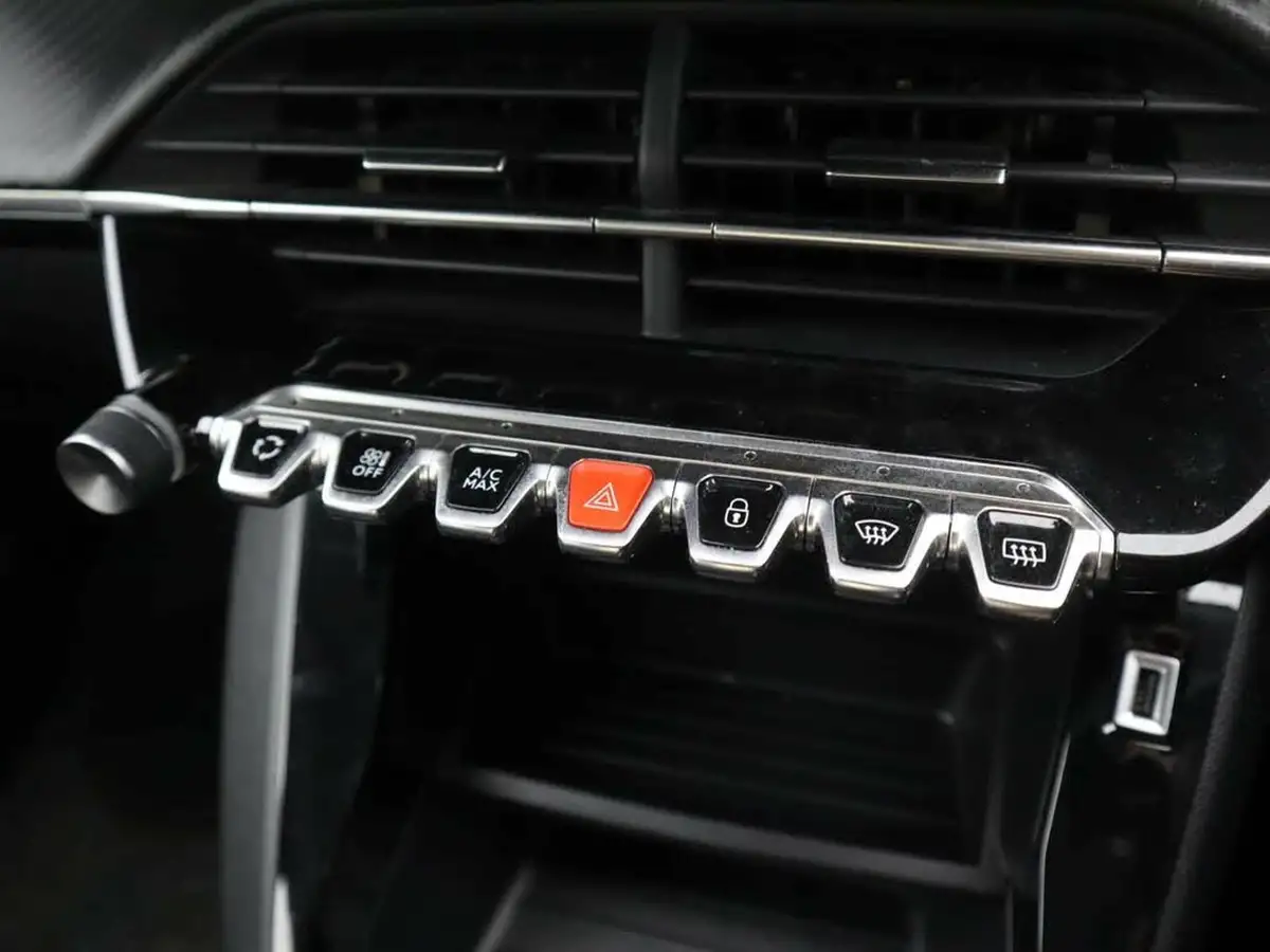 2022-peugeot-2008-suv-12-puretech-active-premium-big-28