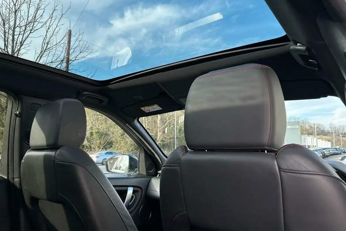2021-land-rover-discovery-sport-20-d200-r-dynamic-hse-big-16