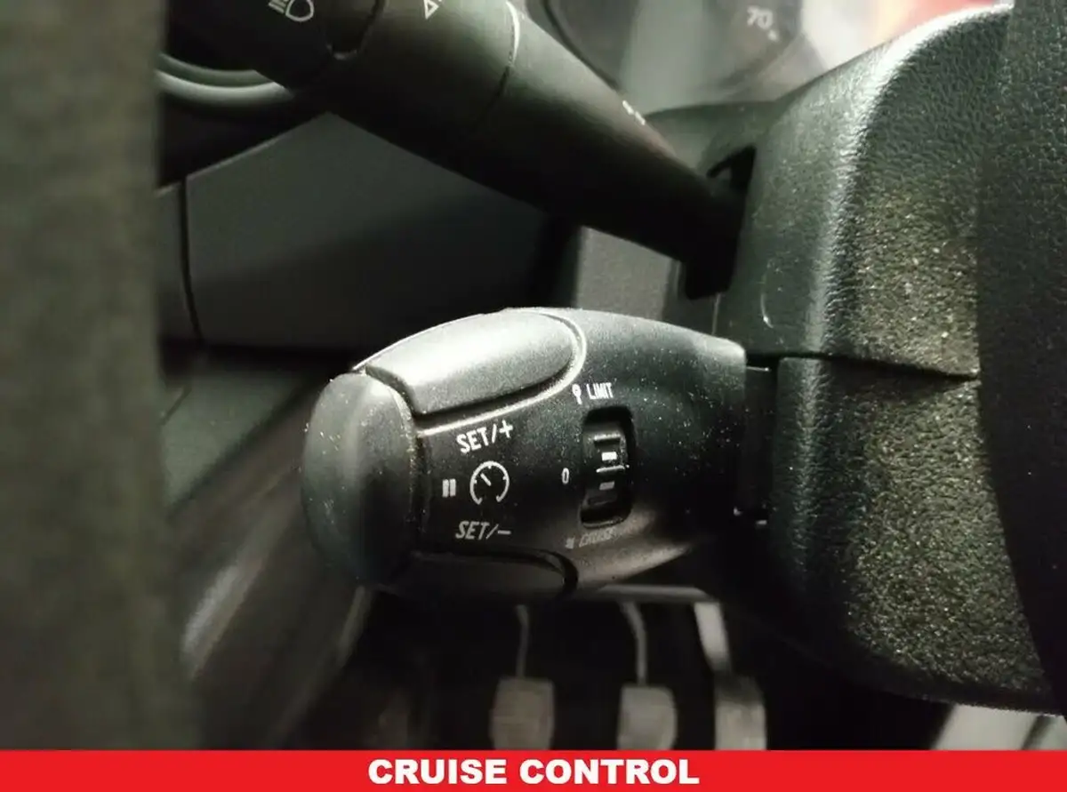 2018-peugeot-partner-16td-se-l1-stop-start-850-panel-big-9