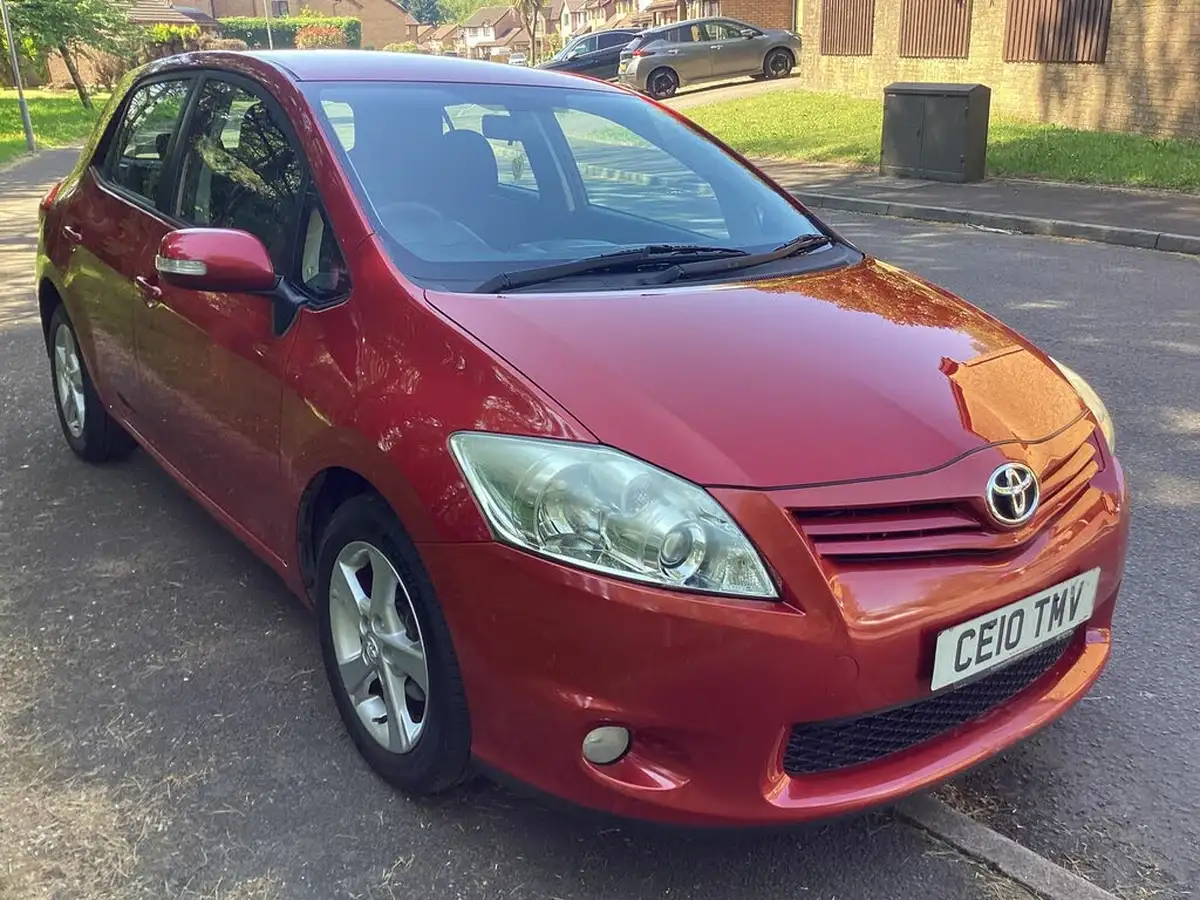 2010-toyota-auris-133-vvt-i-tr-5d-big-2