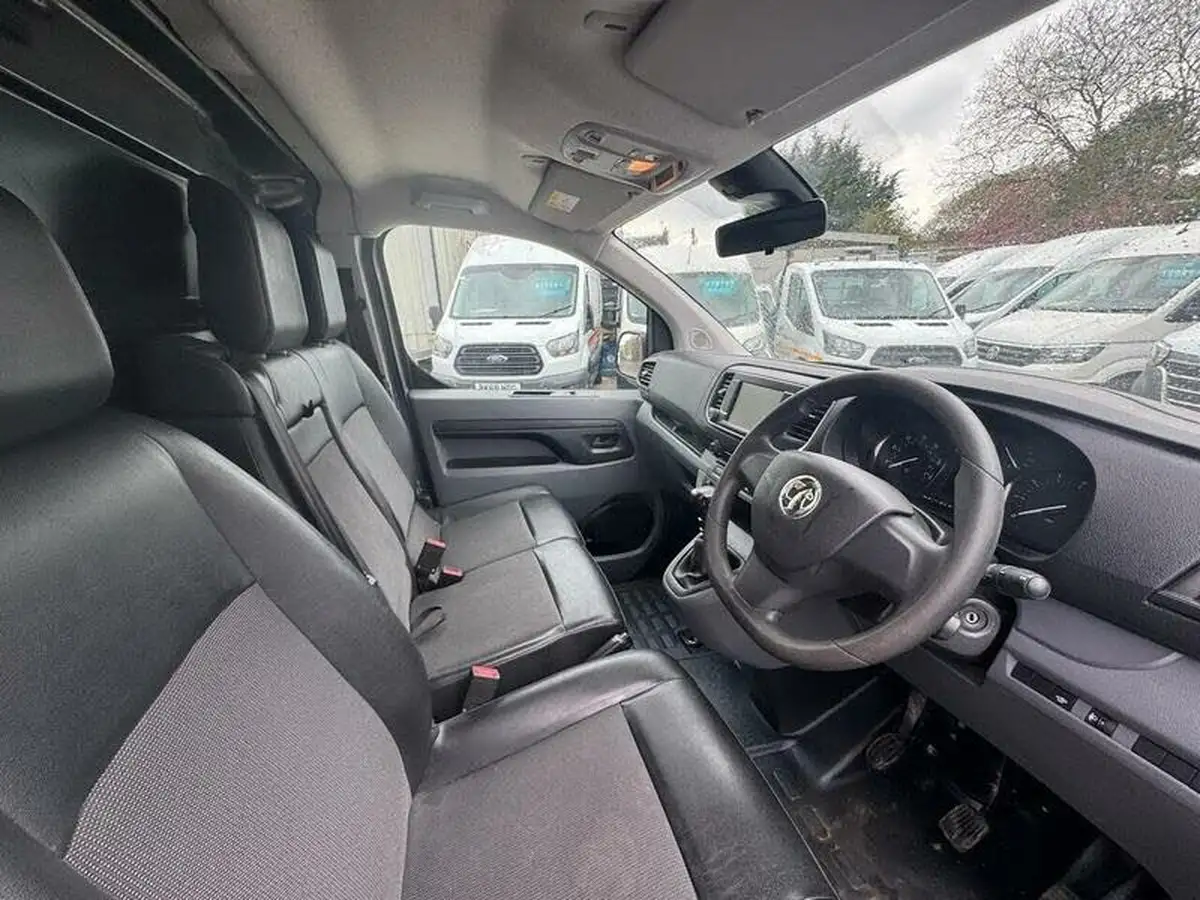 2019-vauxhall-vivaro-15td-2900-l2h1-sportive-big-12