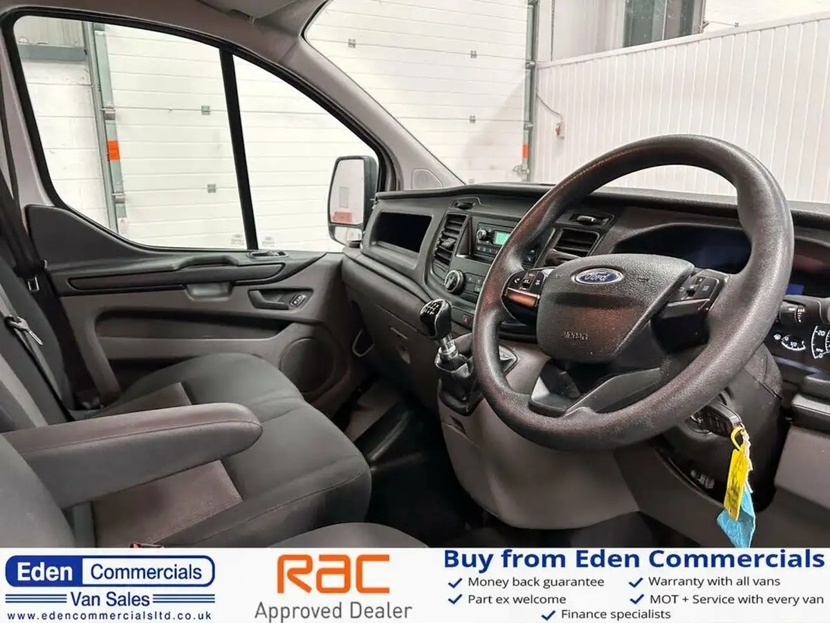 2019-ford-transit-custom-20tdci-300-l1h1-105pseu6-panel-van-big-11