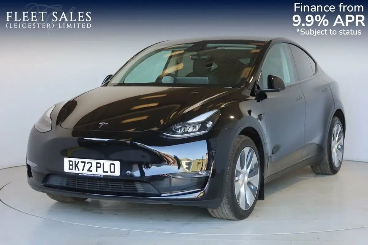 2022-tesla-model-y-e-long-range-big-0