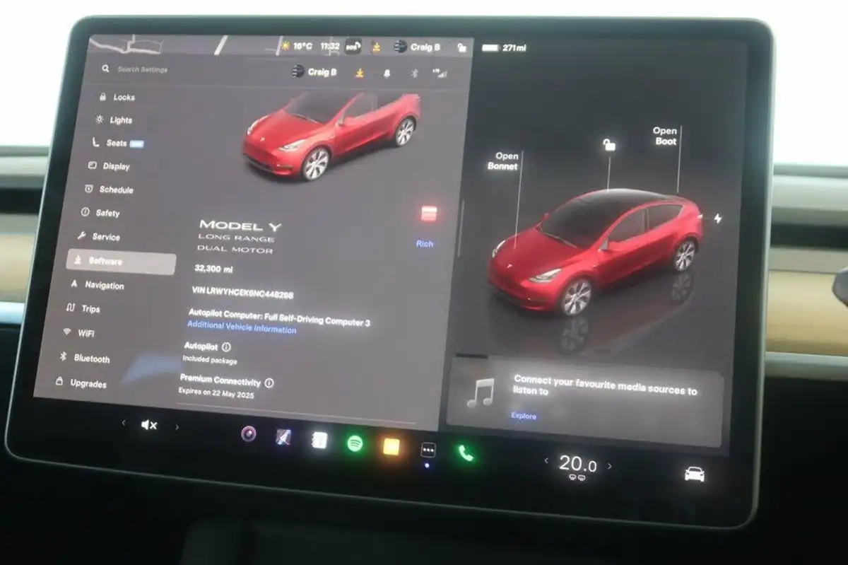 2022-tesla-model-y-e-long-range-big-24