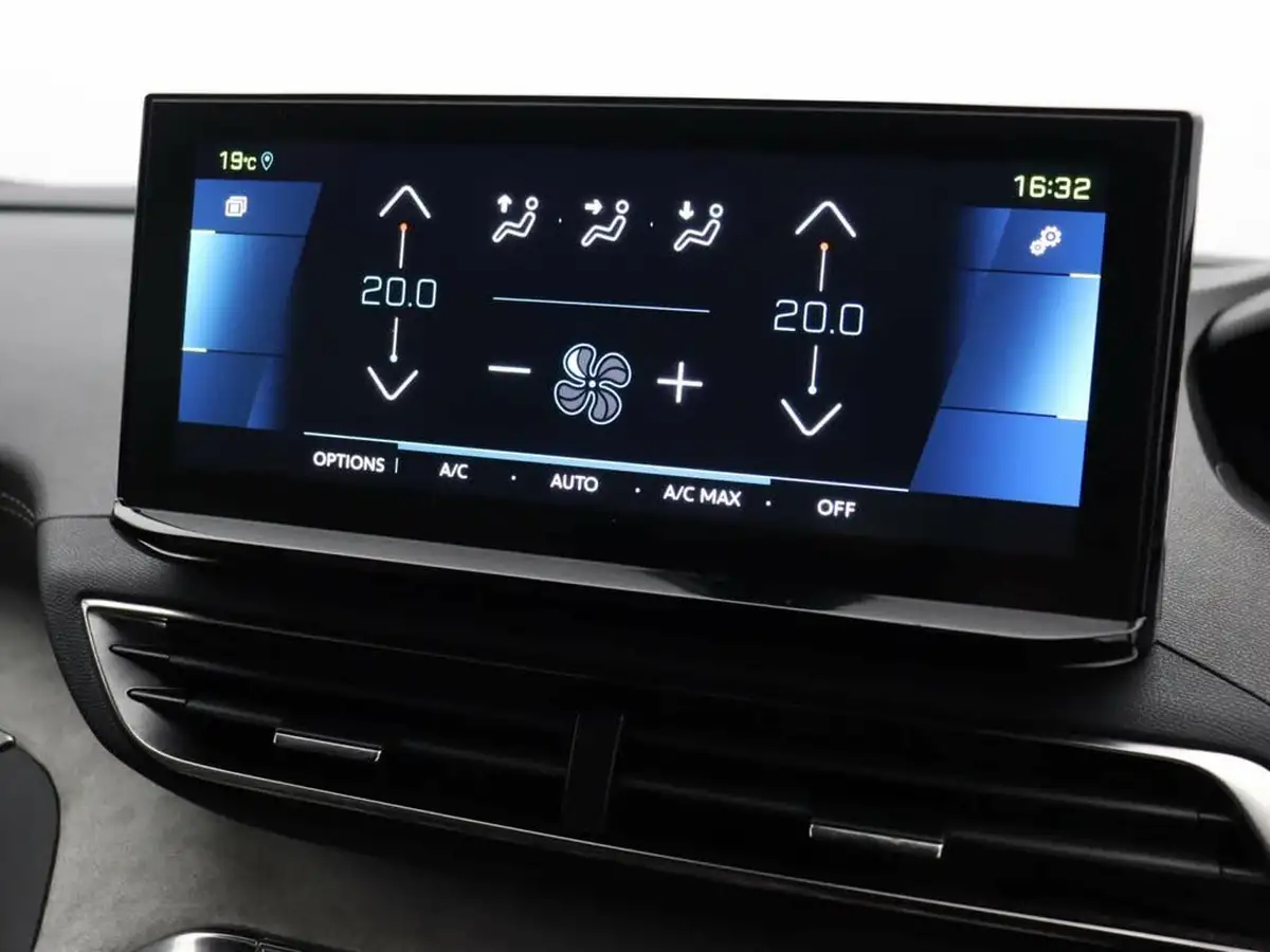 2021-peugeot-3008-suv-16-puretech-gt-premium-300bhp-4wd-hybrid4-e-eat8-big-40