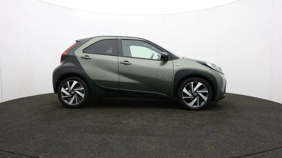 2023-toyota-aygo-x-10-vvt-i-edge-big-33