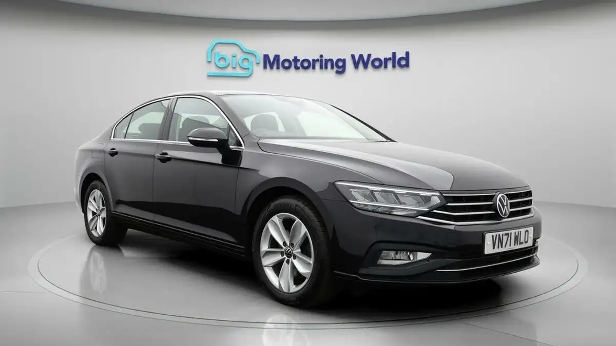 2021-volkswagen-passat-20tdi-se-nav-150ps-saloon-4d-dsg-big-0