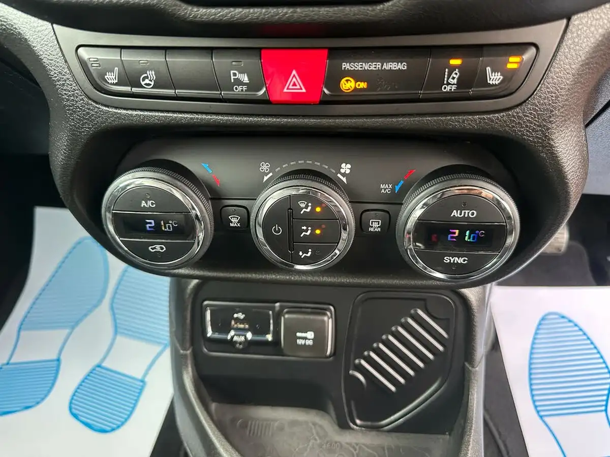 2015-jeep-renegade-16td-limited-big-39