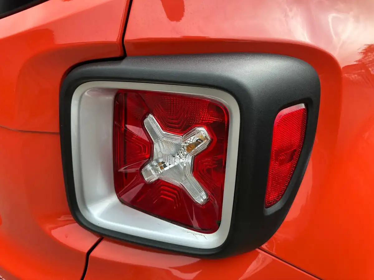 2015-jeep-renegade-16td-limited-big-15